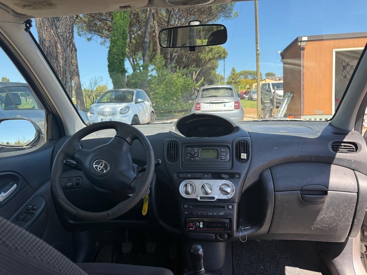 Toyota Yaris 1.3 5 porte