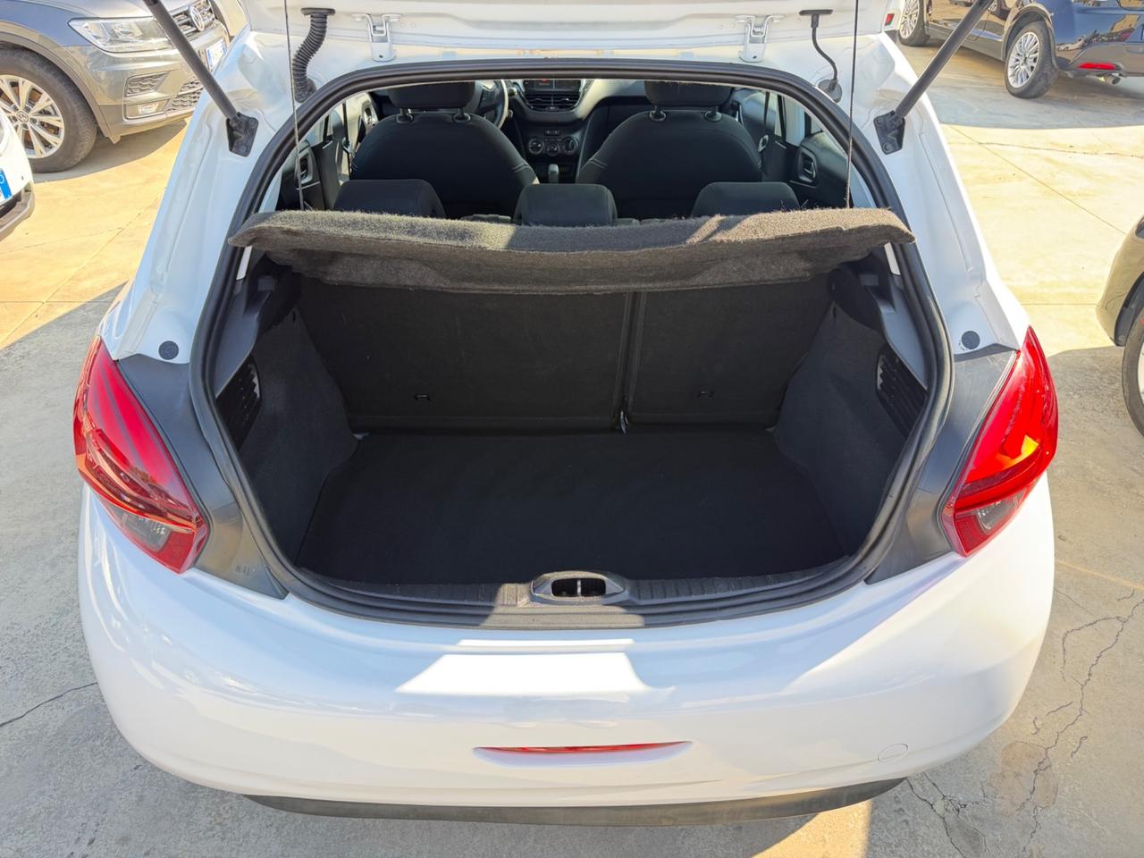 Peugeot 208 1.2 82CV Allure/93.000km/2018