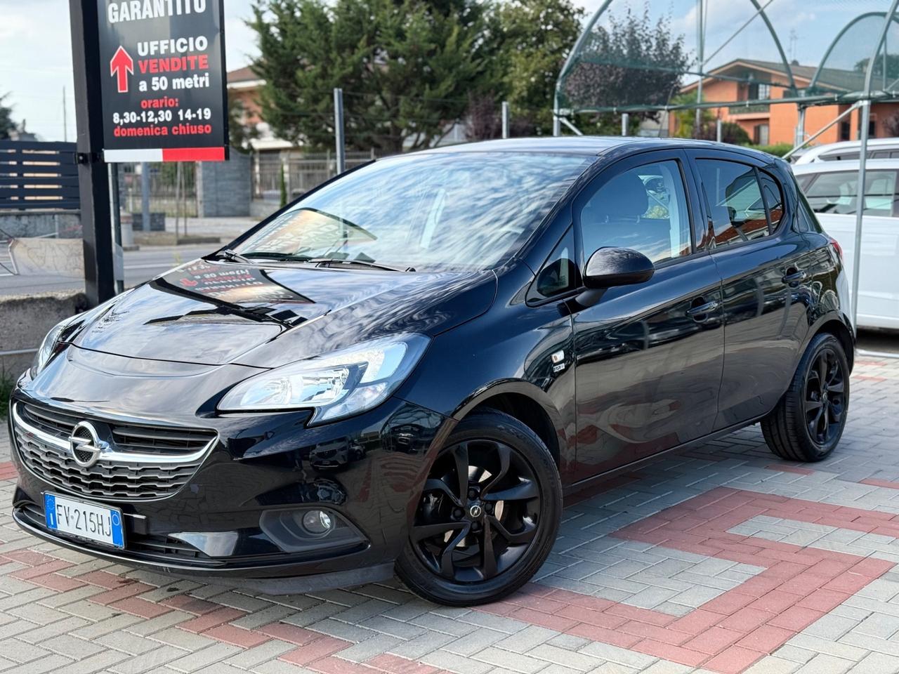 Opel Corsa 1.2 5 porte Black Edition NEOPATENTATI