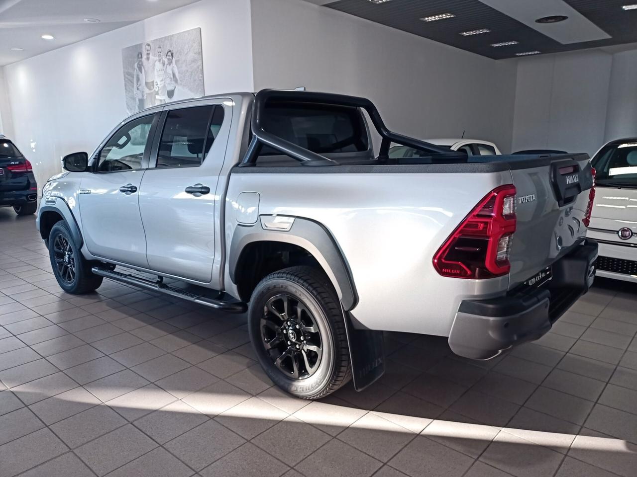 Toyota Hilux Hilux 2.8 d double cab Invincible 4wd auto*