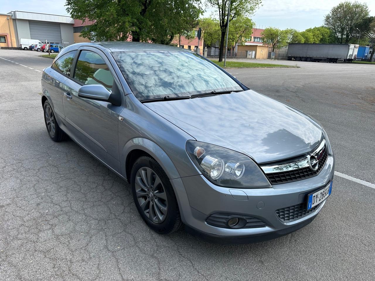 Opel Astra GTC 1.6 16V VVT 3 porte Enjoy
