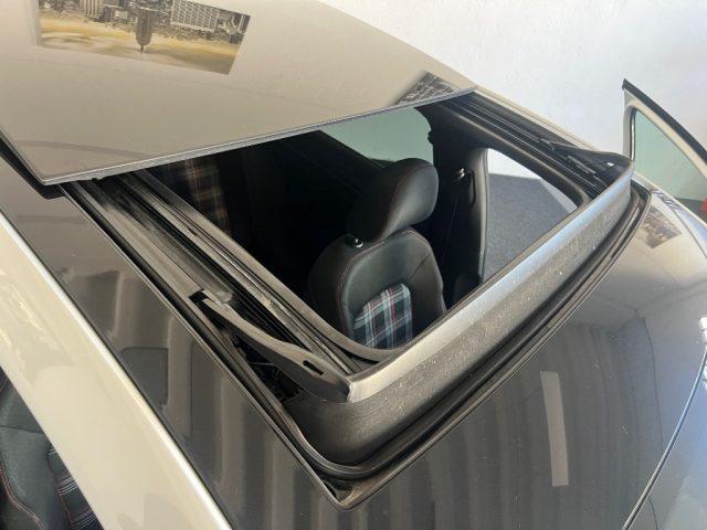 VOLKSWAGEN Golf GTI Performance 2.0 245 CV TSI DSG 5p. BMT