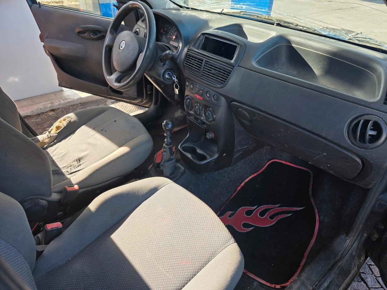 Fiat Punto 1.2 5 porte 160.000km Leggermente incidentata