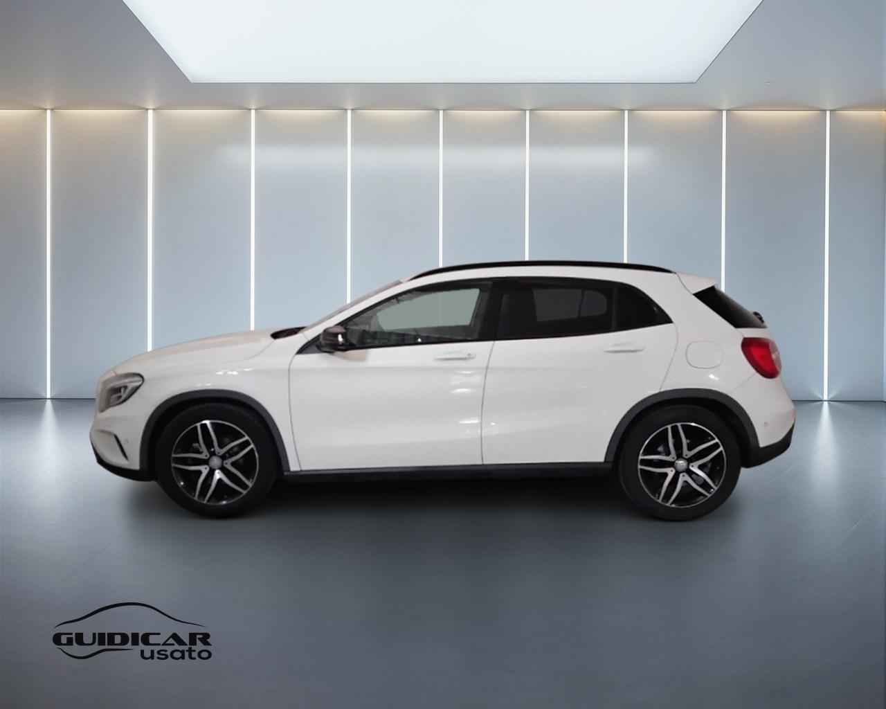 Mercedes-Benz GLA-X156 2014 - GLA 220 d (cdi) Sport 4matic 170cv auto