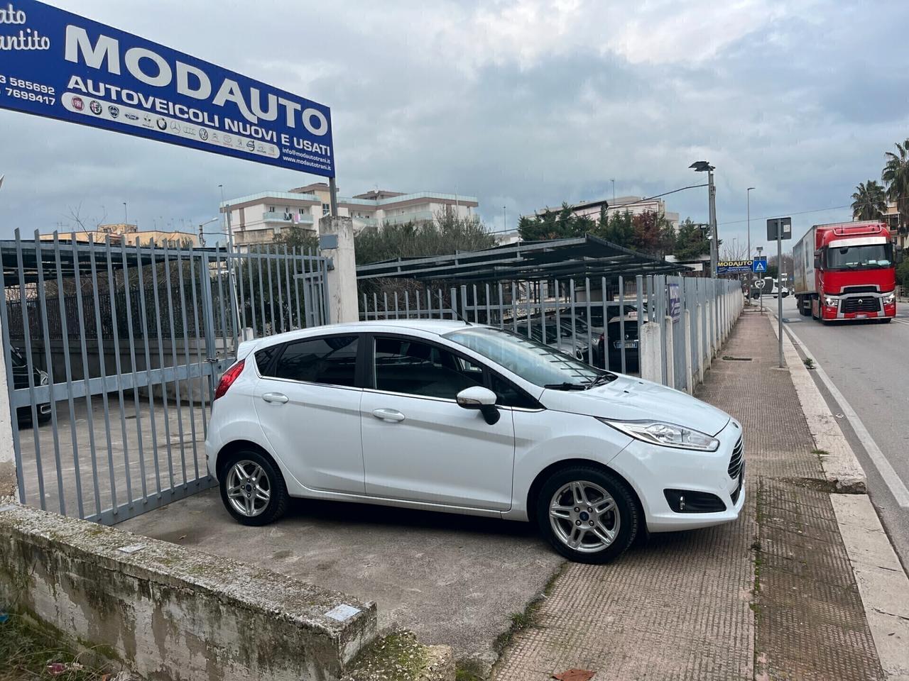 Ford Fiesta 1.4 5p. Bz.- GPL Titanium Garantita