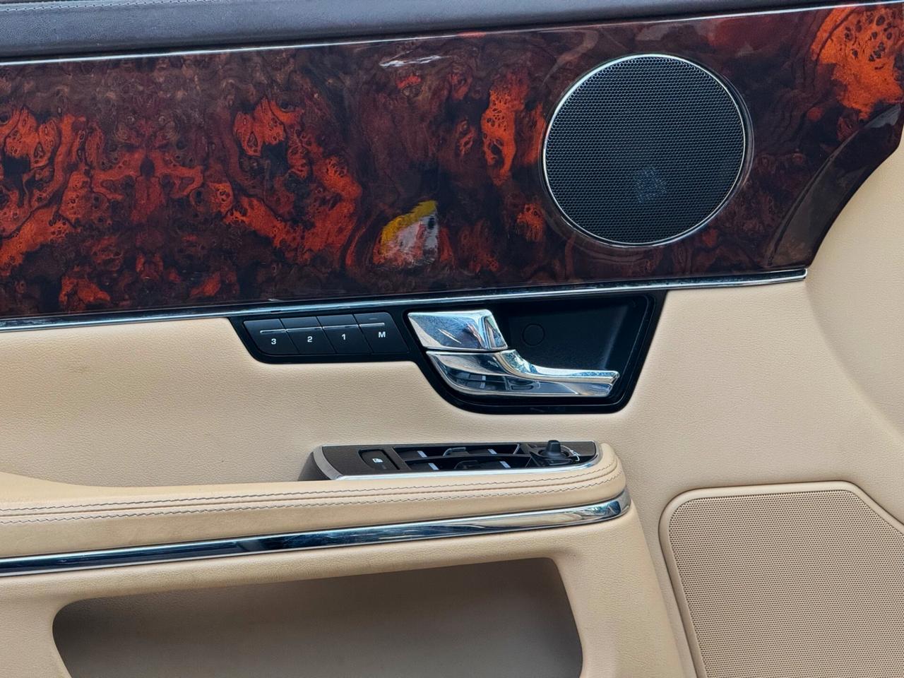 Jaguar XJ 3.0d V6 Portfolio 275CV TETTO