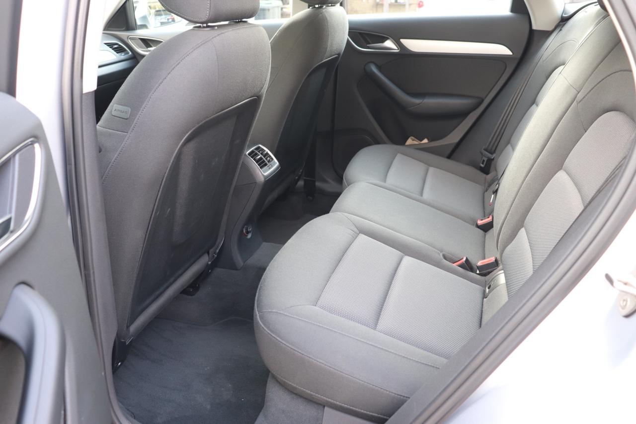 Audi Q3 2.0 TDI 150 CV S-Line