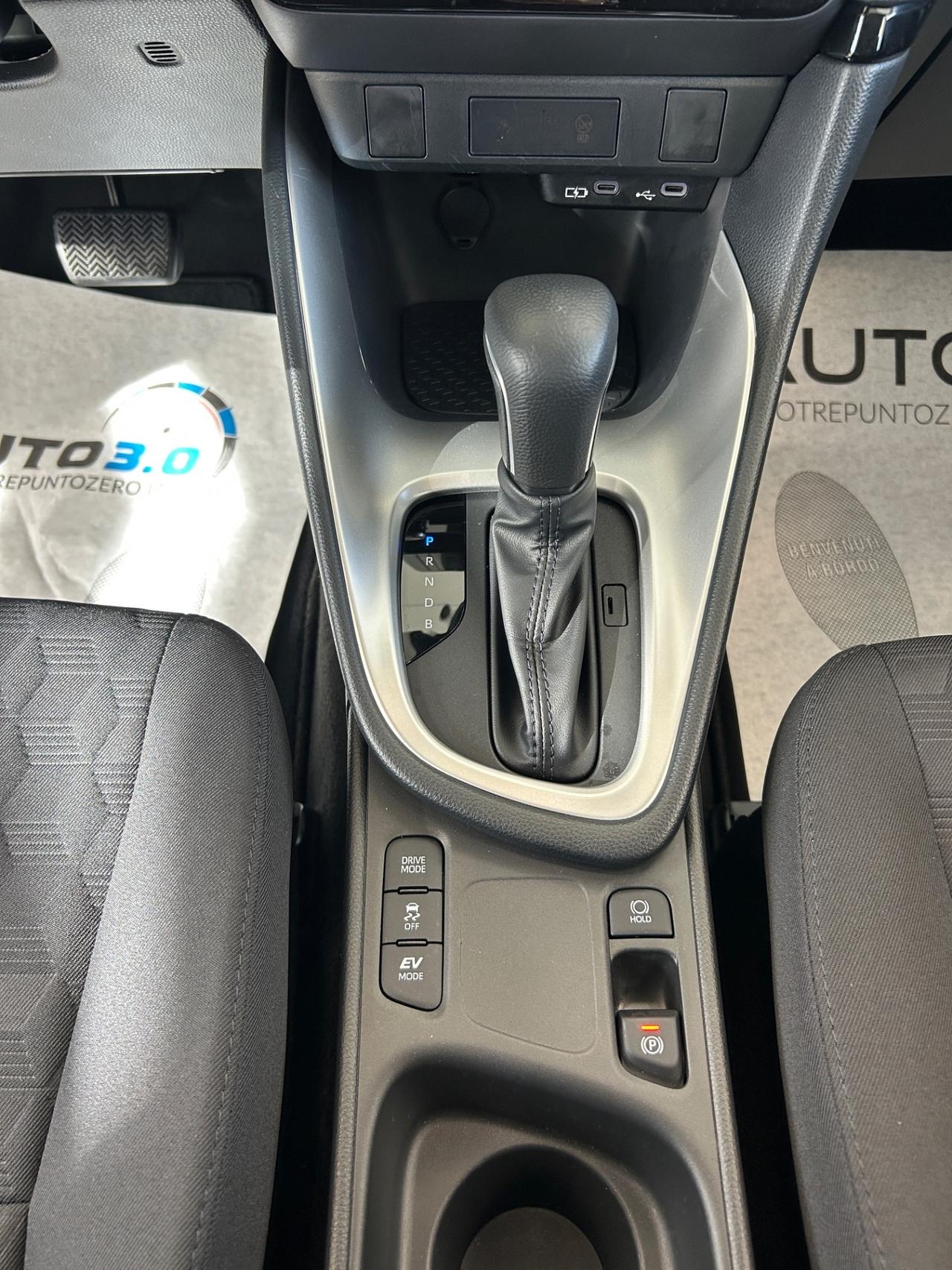 Toyota Yaris 1.5 Hybrid 5 porte Active Neopatentati