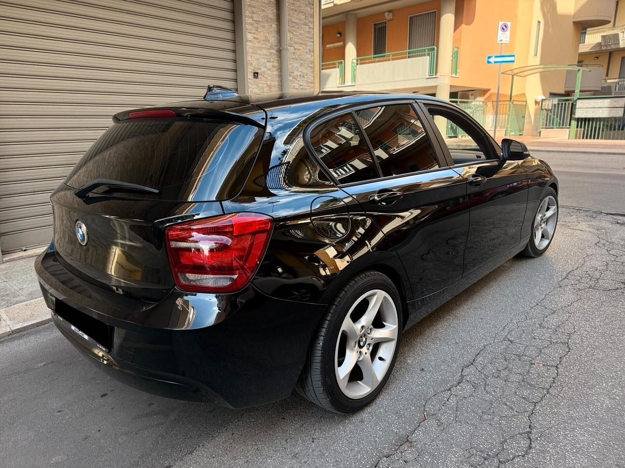 Bmw 116i 5p. Sport TOTAL BLACK