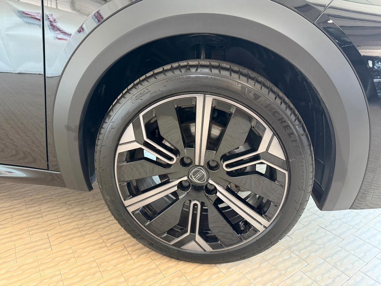 Lancia Ypsilon Hybrid e-DCT HF Line KM0 KM0 Neopatentati