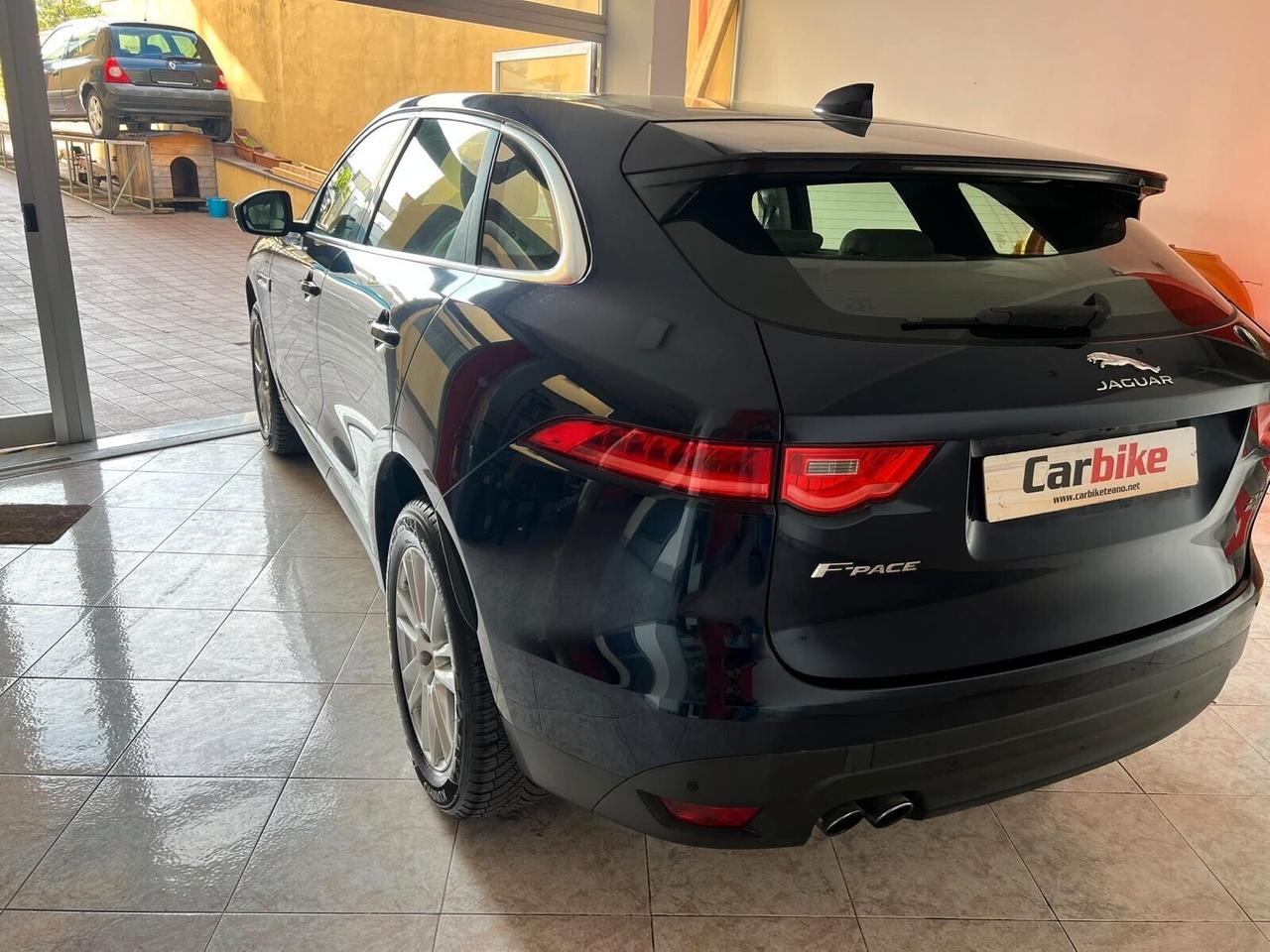 Jaguar F-Pace 2.0 D 180 CV AWD Pure