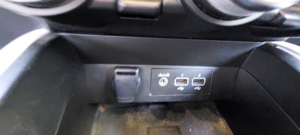 CLIO TCE MOD.TECHNO 1,0 BENZINA 90 CV NAVIGATORE TELEFONO RETROCAMERA STRAFULL OPTIONAL