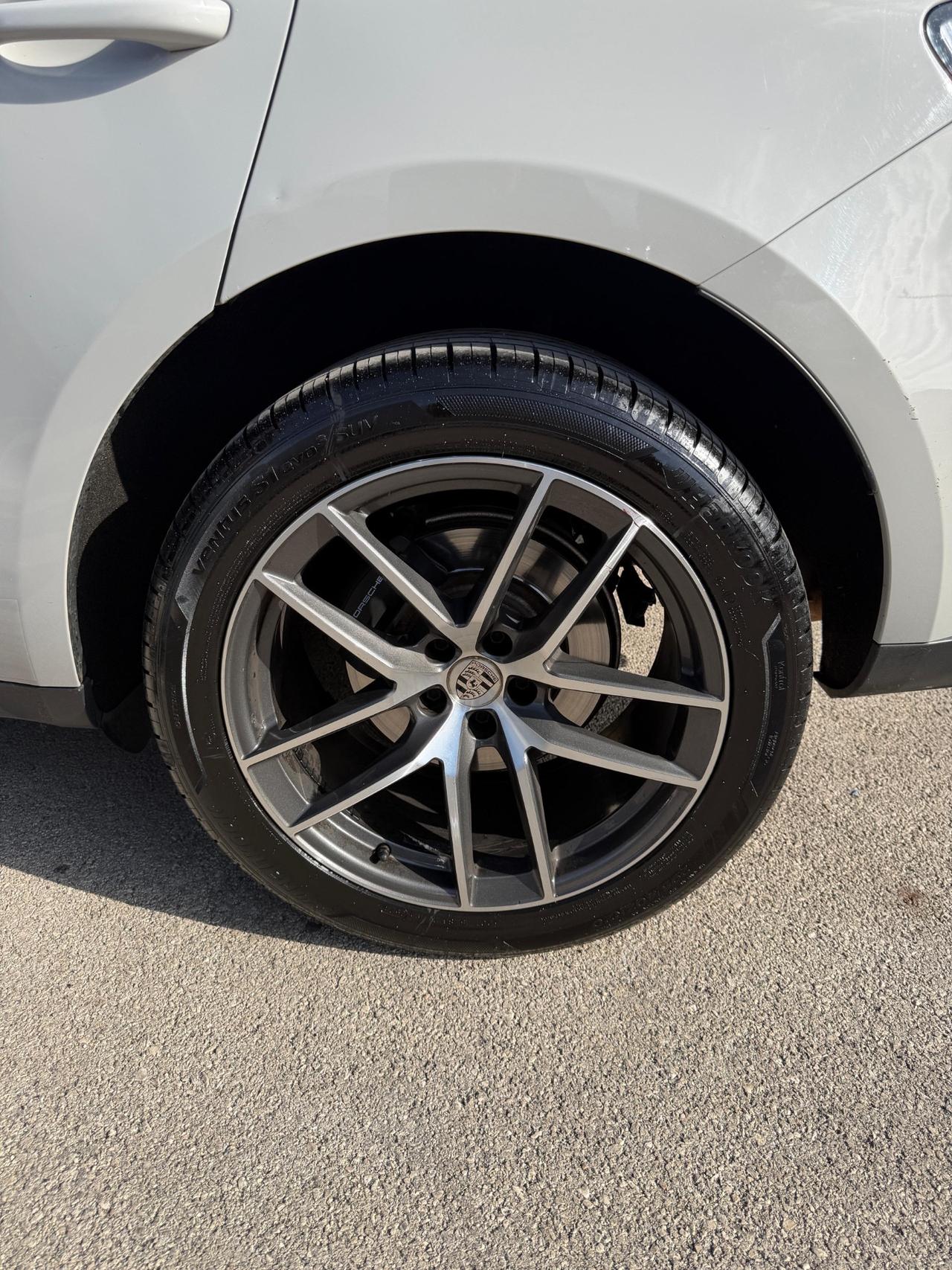 Porsche Macan 2.0 265 CV - Grigio Gesso - Cerchi 21" RS Spyder - Full