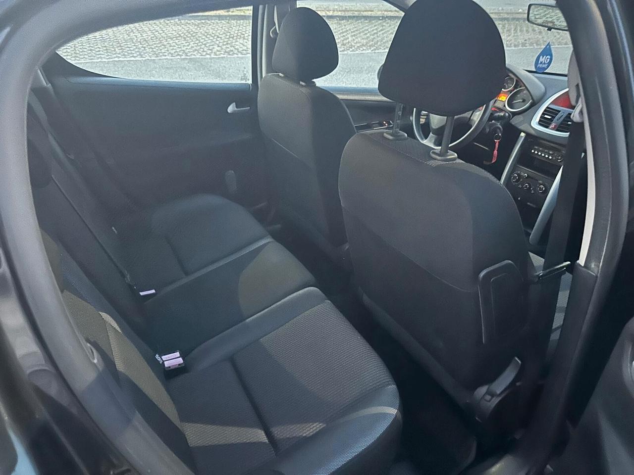 Peugeot 207 1.4 8V 73CV 5p. Active