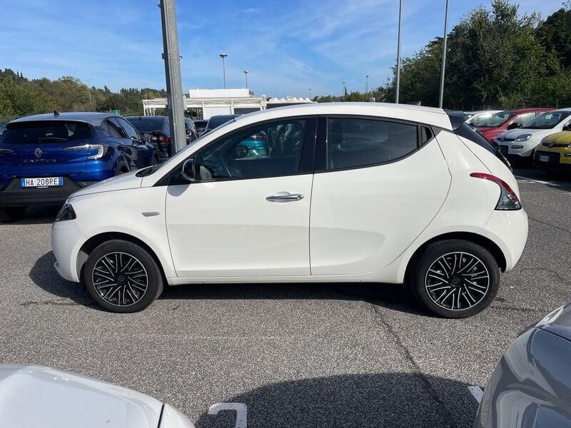 Lancia Ypsilon NUOVA My23 1.0 Firefly 70 CvStart&Stop Hybrid Gold