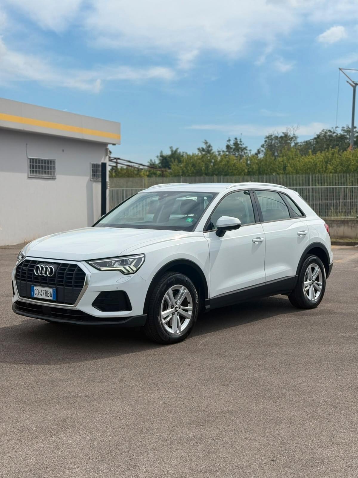 Audi Q3 40 TDI quattro S tronic matrix iva deducibile