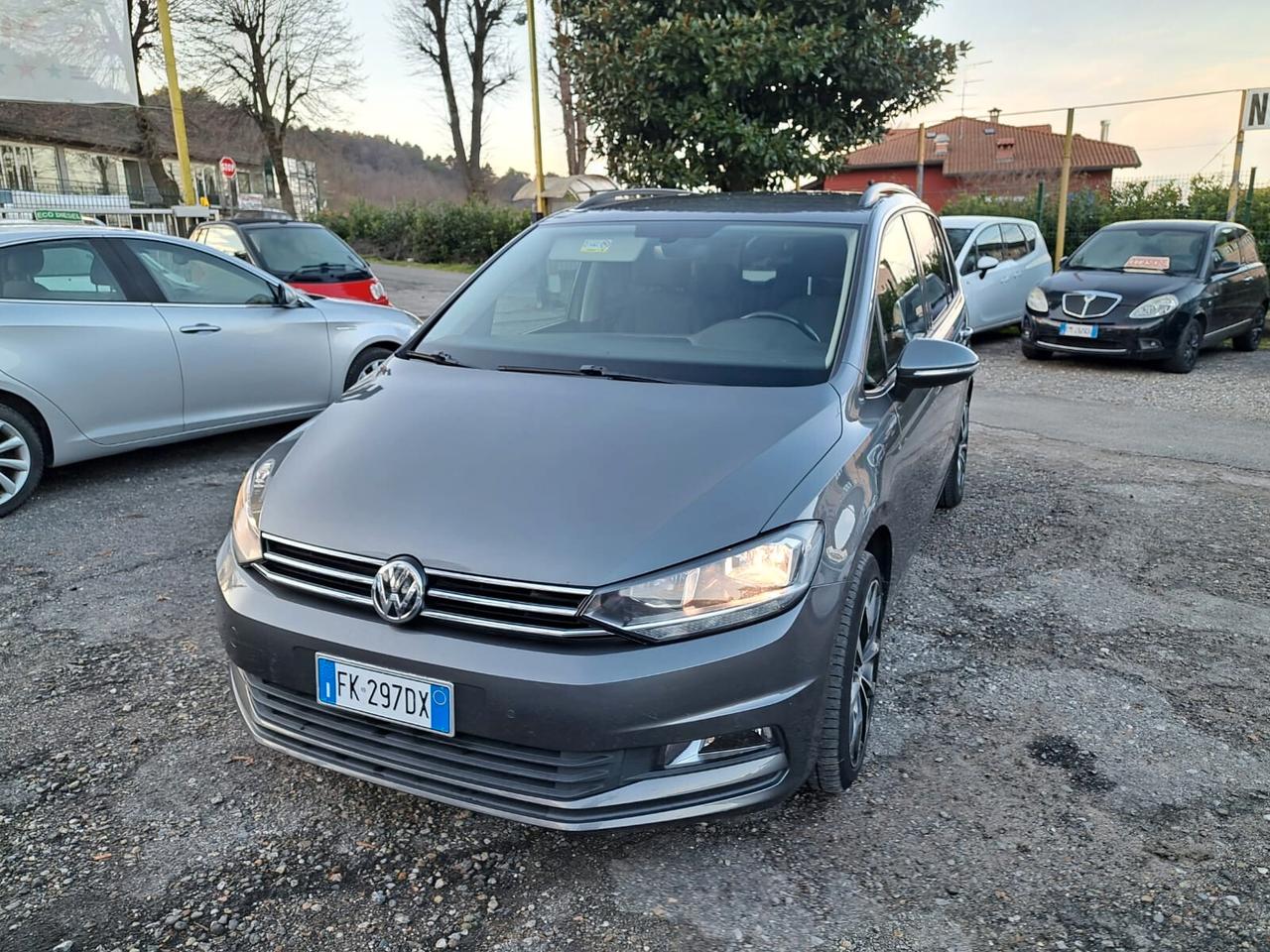 Volkswagen Touran 1.6 TDI 115 CV SCR DSG Highline BlueMotion Tech.