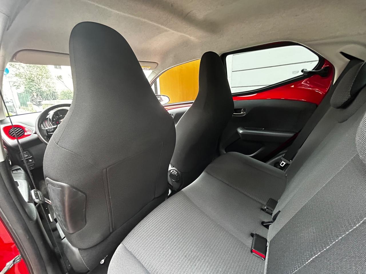 Toyota Aygo Connect x-clusiv 1.0 72cv 5p *NEOPATENTATI*STUPENDA*