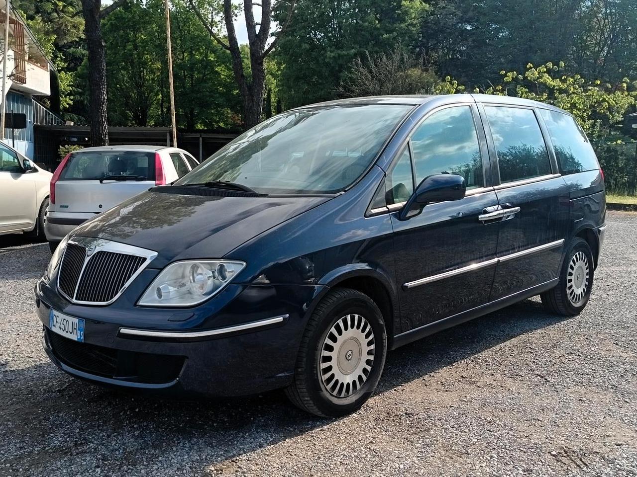 Lancia Phedra 2.2 Jtd 7 posti - Gancio traino Emblema