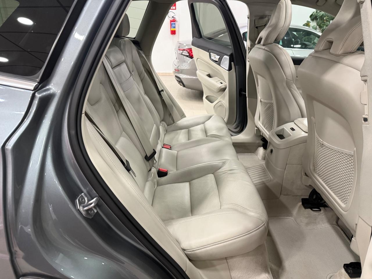 Volvo XC60 XC60 T8 Recharge Plug-in Hybrid AWD Inscription