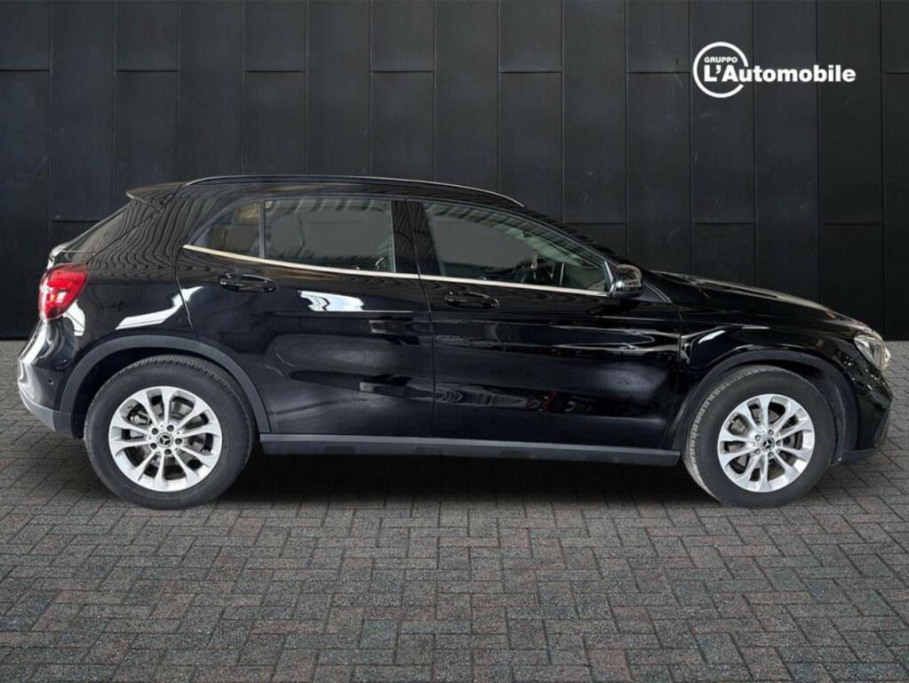 Mercedes GLA 180 180 Business 7G-DCT