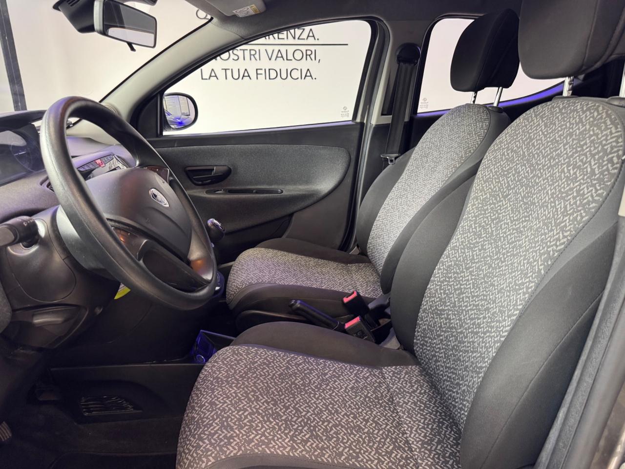 Lancia Ypsilon 1.0 FireFly 5 porte S&S Hybrid Alberta Ferretti