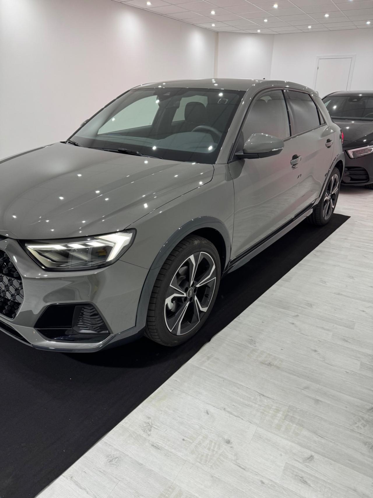 Audi A1 allstreet 30 TFSI Identity Contrast