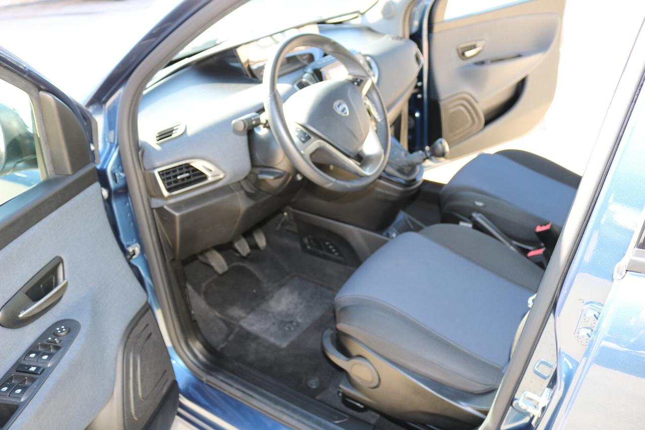 Lancia Ypsilon 1.0 FireFly 5 porte S&S Hybrid Gold Plus