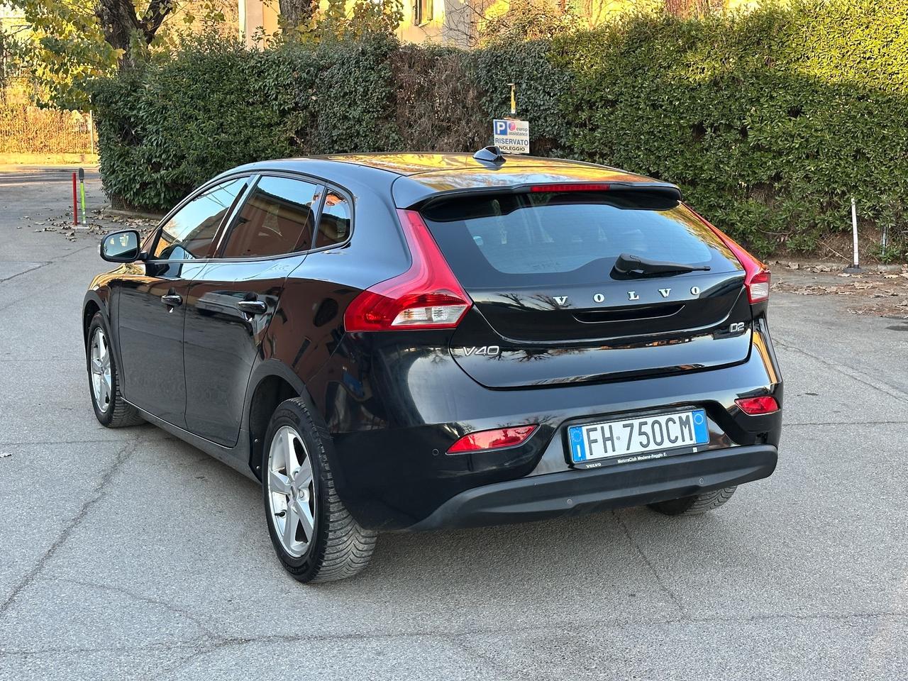 Volvo V40 D2 R-DESIGN MOMENTUM X NEOPATENTATI