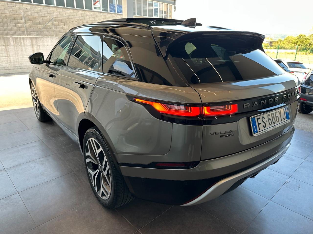 Land Rover Range Velar 2.0D I4 240 CV R-Dynamic SE