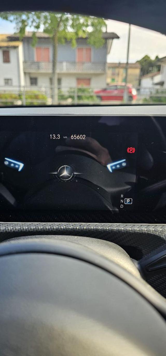 MERCEDES-BENZ A 180 d Automatic Business