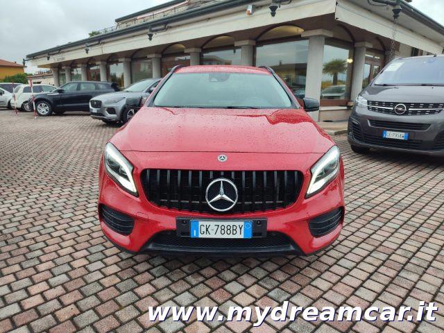 MERCEDES-BENZ GLA 200 Automatic Premium 156cv