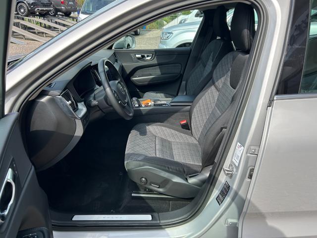 VOLVO XC60 B4 (d) AWD automatico MOMENTUM