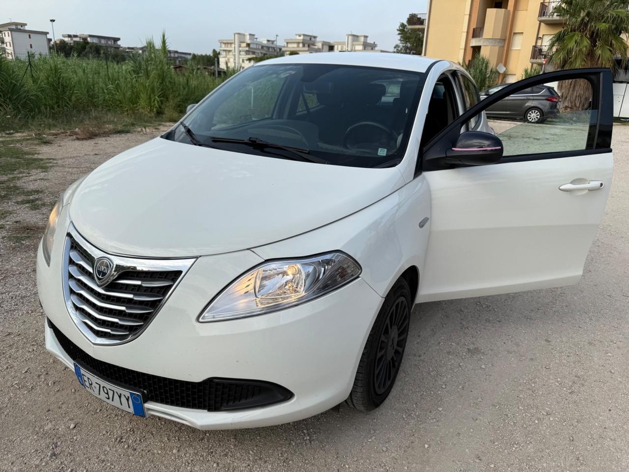 Lancia Ypsilon 1.2 69 CV 5 porte PERMUTE