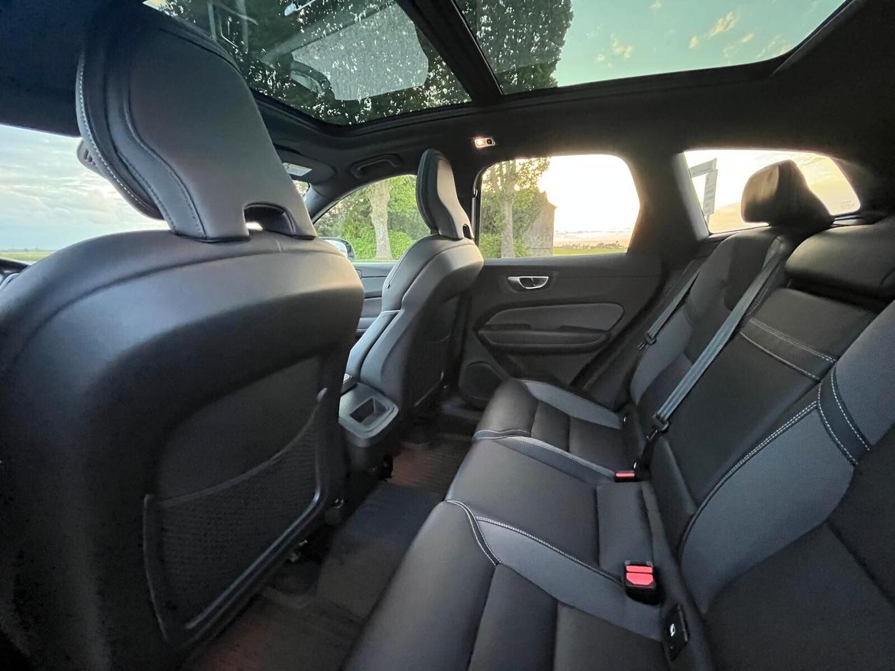 Volvo XC 60 XC60 B4 (d) AWD Geartronic R-design