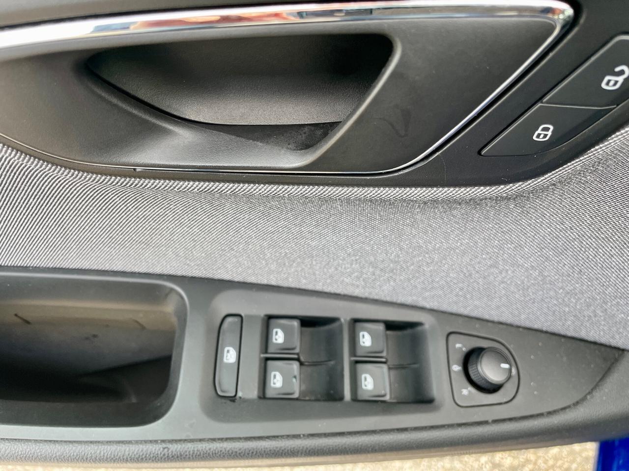 Seat Leon 1.6 TDI 115 CV ST VIRTUAL-BIXENO-RADAR