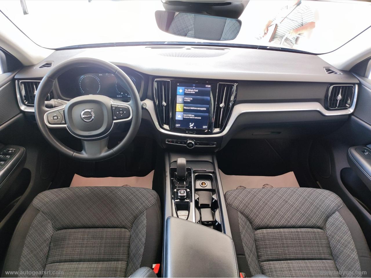 VOLVO V60 B4