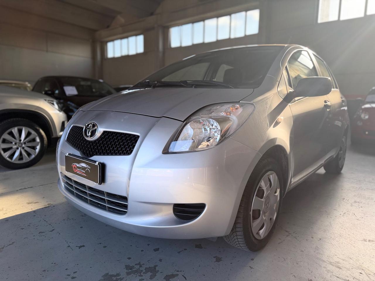 Toyota Yaris 1.0 5 porte Now NEOPATENTATI