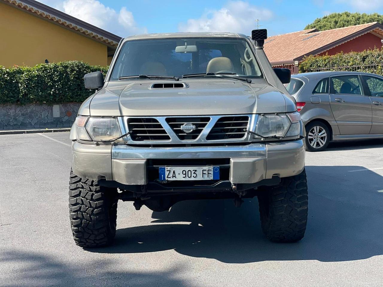 Nissan Patrol 7 posti preparato