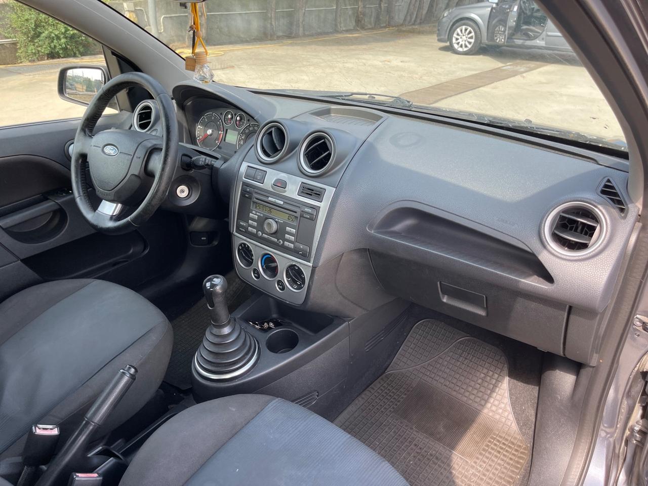 Ford Fiesta 1.4 TDCi 5porte