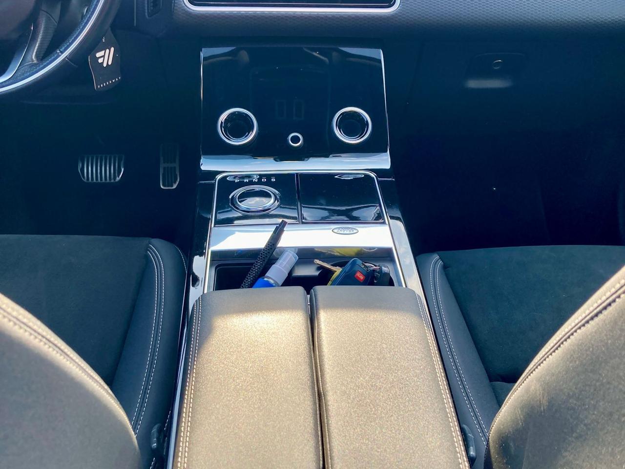 Land Rover Range Rover Velar D 240 R-Dynamic SE