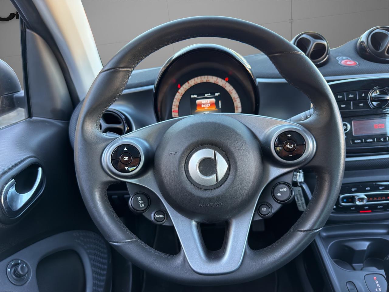 Smart fortwo coupe Fortwo 1.0 Passion 71cv - Unipro - Promo Finanziamento - Cerchi in lega - Sedili riscaldabili - LED - Bracciolo