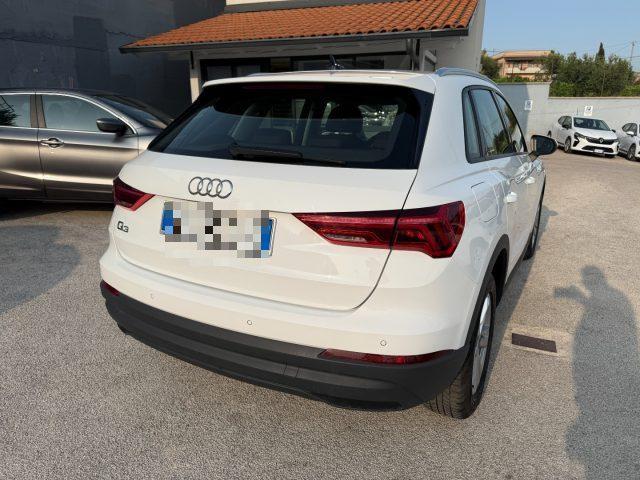 AUDI Q3 35 TDI Business