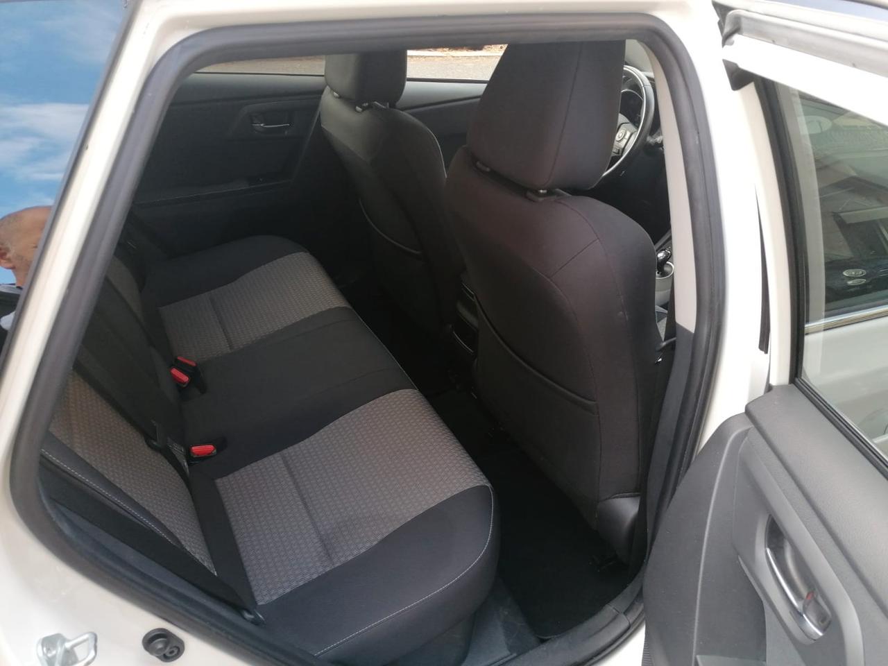 Toyota Auris Touring Sports 1.8 Hybrid Lounge