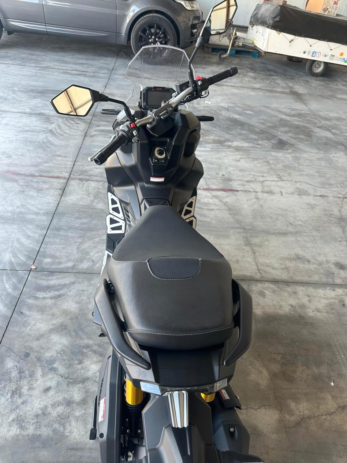 KL Brera X 300 – 2024 – 2.595 km – Pari al nuovo