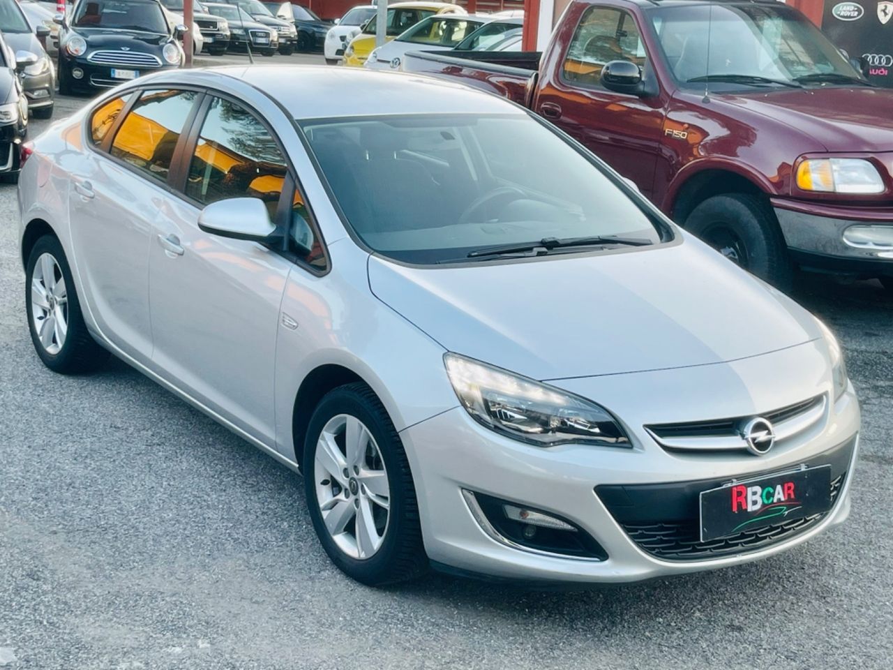 Astra 1.6 CDTI / 4 porte Cosmo /rate/permute/garanzia