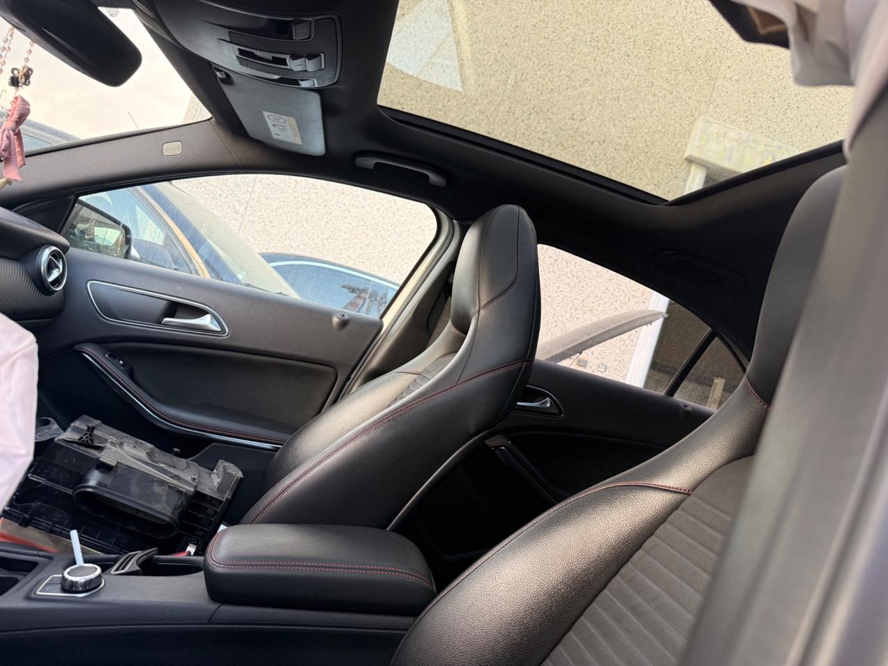 Mercedes-benz A 200 Premium SINISTRATA