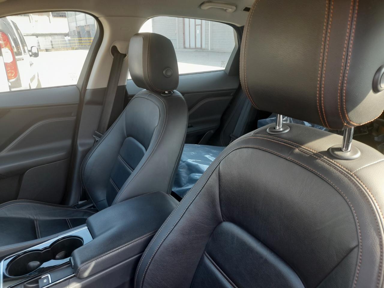 Jaguar F-Pace 2.0 D 180 CV AWD Prestige
