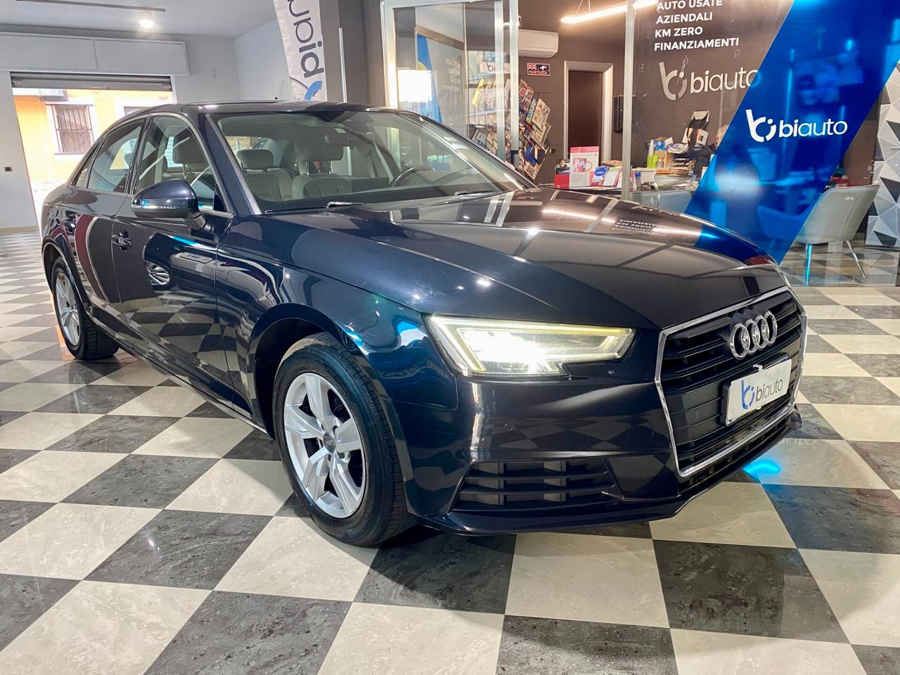 Audi A4 2.0 TDI 150 CV ultra S tronic Design.12/2015