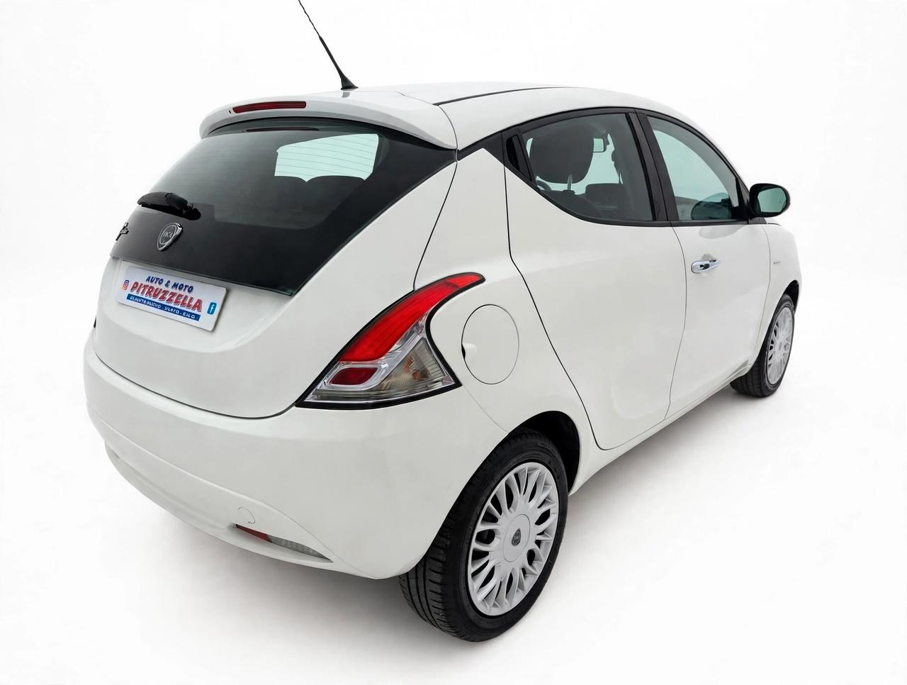 Lancia Ypsilon 1.2 69 CV 5 porte Silver